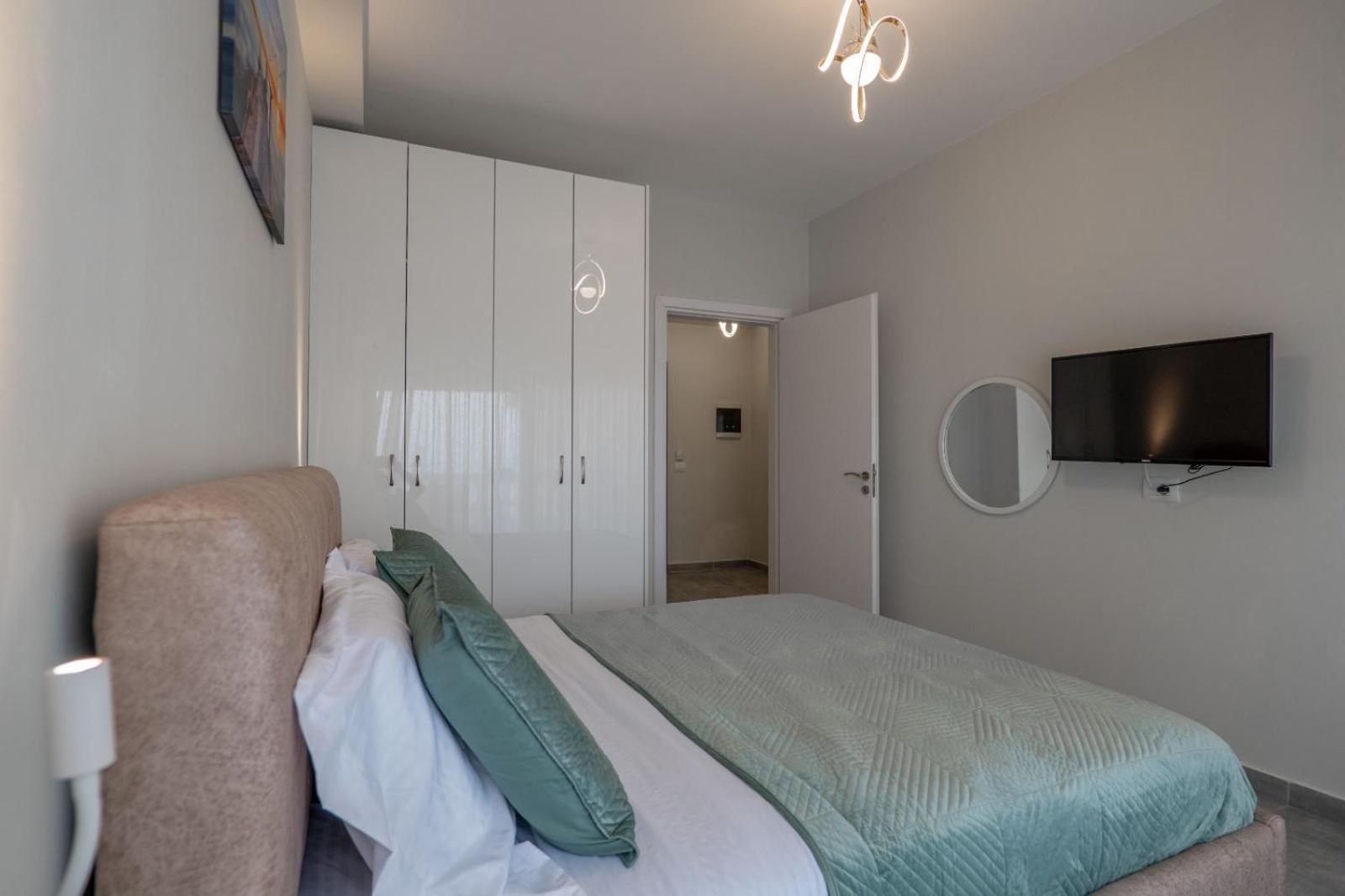 Esel Apartments Саранда Экстерьер фото